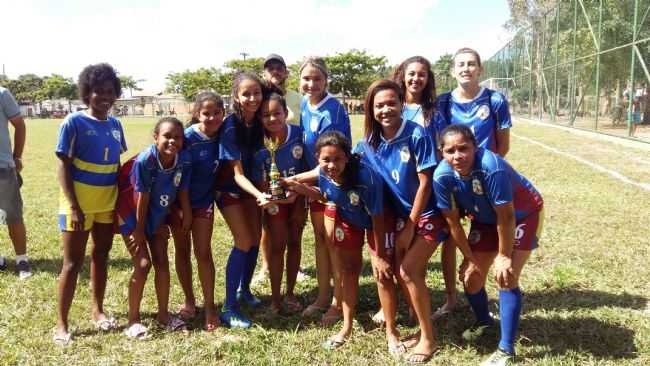 TIME FEMININO DE ITAUNINHAS EM TORNEIO, POR LETICIA PAES - ITAUNINHAS - ES