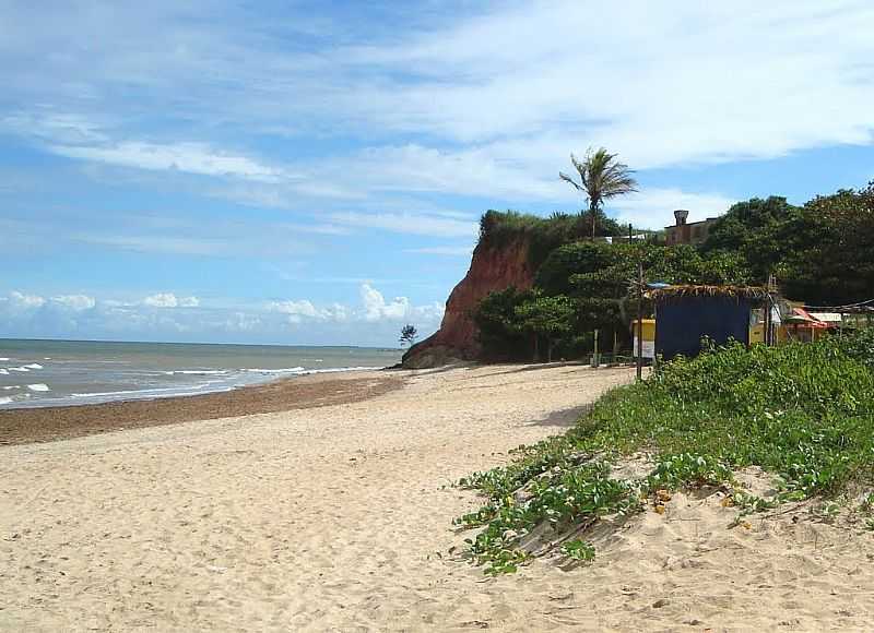 FALSIAS NA PRAIA DAS PITAS, MARATAZES - POR LUCIANESC  - MARATAZES - ES