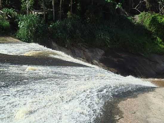 MONTANHA-ES-CACHOEIRA DO CRREGO MONTANHA-FOTO:MARKUPOLO - MONTANHA - ES