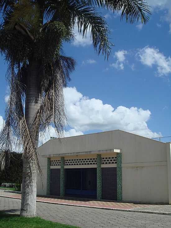 MONTANHA-ES-ENTRADA   DO   ESTDIO   MUNICIPAL   LOTHAR   REUTER   LIMA-FOTO:MARKUPOLO - MONTANHA - ES