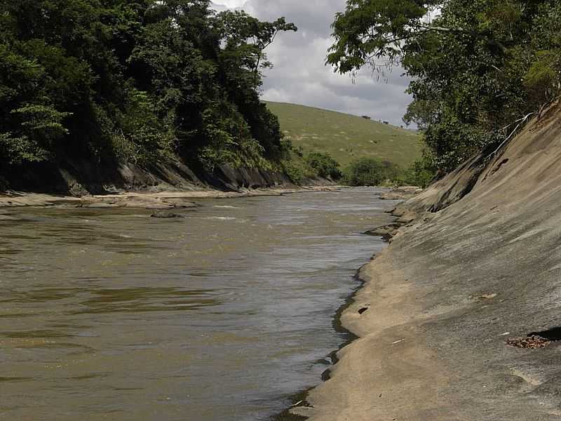 GARGANTA DO JAC NO RIO ITAPEMIRIM - POR MIGUEL NGELO LIMA QUALHANO - PACOTUBA - ES