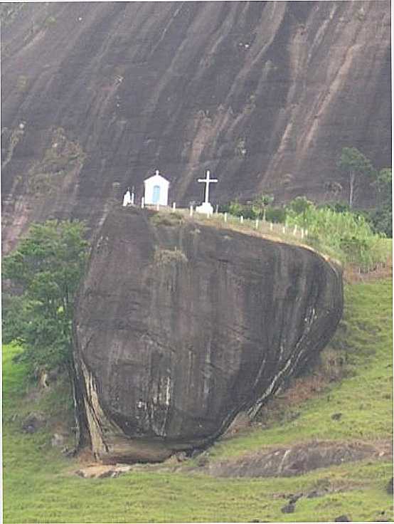 CAPELA NA BR 101,PRXIMO  PENDANGA-FOTO:ODENTHAL - PENDANGA - ES