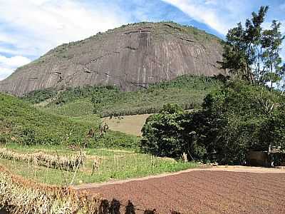 PEDRA DE PRINCESA-FOTO:SIRLEIA ZUCOLOTO SAN  - PRINCESA - ES