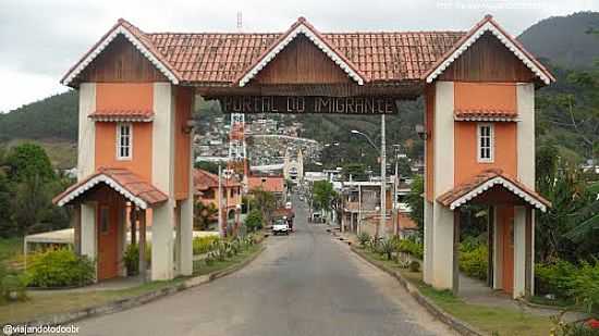PRTICO DE ENTRADA DE RIO NOVO DO SUL-ES-FOTO:SERGIO FALCETTI - RIO NOVO DO SUL - ES