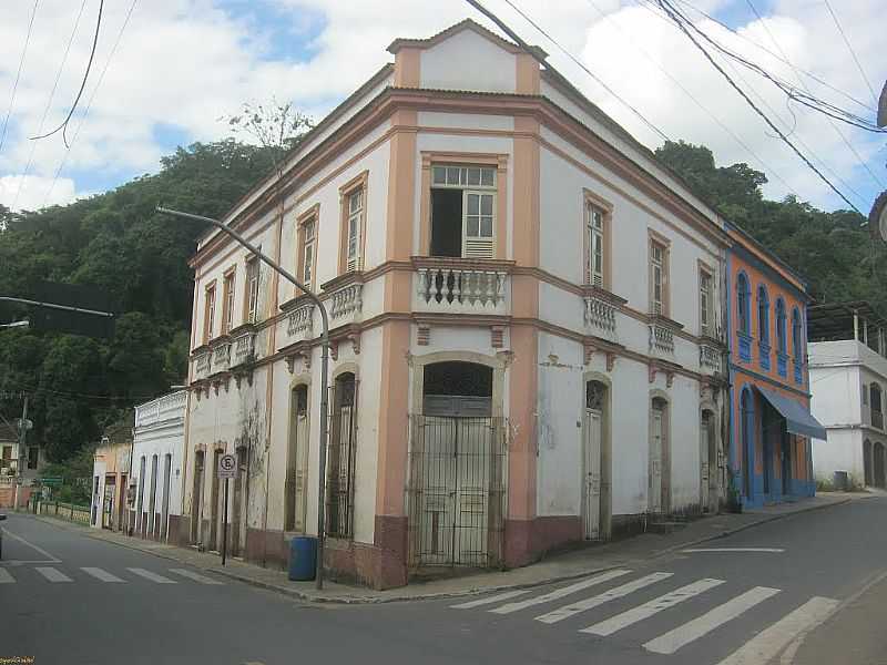 SANTA LEOPOLDINA-ES-CASARO ANTIGO NO CENTRO-FOTO:SUPERAGRADAVEL - SANTA LEOPOLDINA - ES