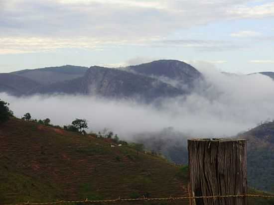 PAISAGEM NA ESTRADA DE SANTO AGOSTINHO-FOTO:APGAUAFURTADO - SANTO AGOSTINHO - ES