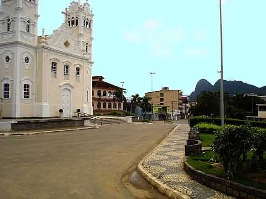 PRAA E IGREJA EM SERRA-FOTO:FRANCISCO H. MORO - SERRA - ES