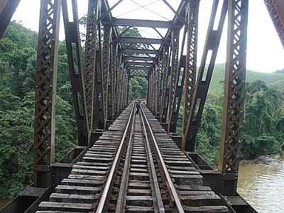 PONTE FERROVIRIA NO RIO JUCU-FOTO:LLEEOOMMCC  - VIANA - ES