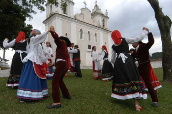 GRUPO DE DANA PORTUGUESA OS AORIANOS, POR MARCIO J SINHORELI - VIANA - ES