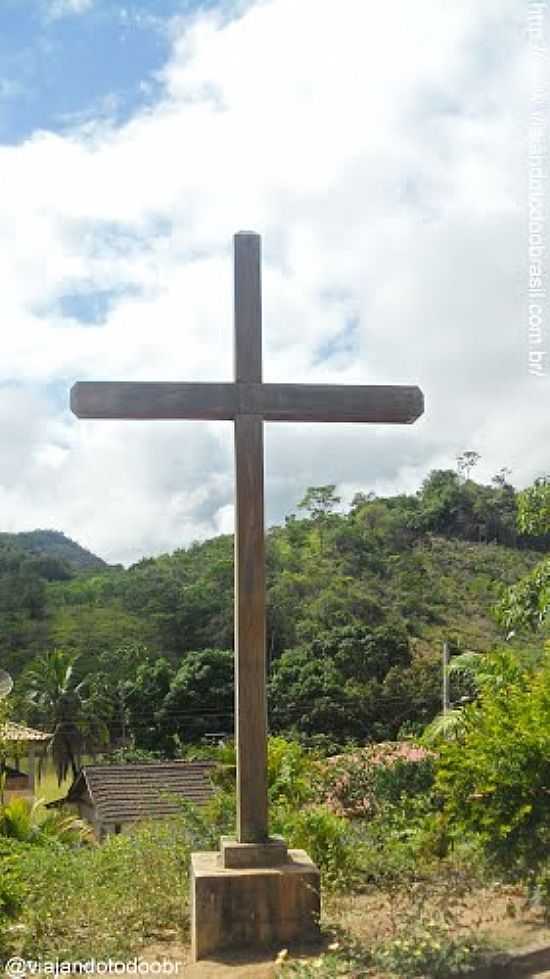 CRUZEIRO DA IGREJA DE TODOS OS SANTOS NA COMUNIDADE DE TODOS OS SANTOS EM VILA PAVO-ES-FOTO:SERGIO FALCETTI - VILA PAVO - ES