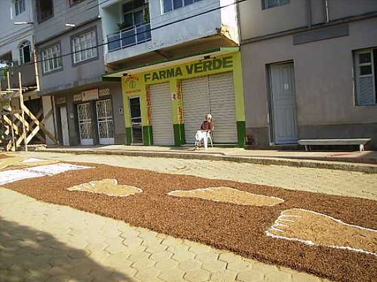 TAPETE DA FESTA DE CORPUS CRISTI NAS RUAS DE VILA VERDE-FOTO: ALLENCAR M NOGUEIRA - VILA VERDE - ES