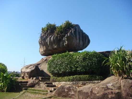 PEDRA DA CEBOLA EM VITRIA-FOTO:MASSAD - VITRIA - ES