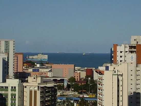 VISTA PARCIAL DA CIDADE COM O MAR AO FUNDO EM VITRIA-ES-FOTO:SILVYP - VITRIA - ES