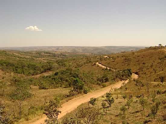 LINDOS CAMPOS DE ABADINIA-GO-FOTO:HELIANABARB - ABADINIA - GO