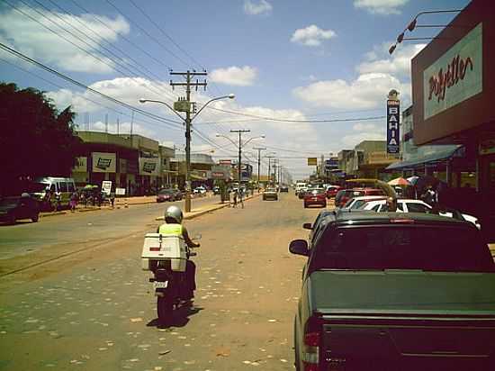 AVENIDA JK NO JARDIM BRASLIA EM GUAS LINDAS DE GOIS-FOTO:SILAS LIMA - GUAS LINDAS DE GOIS - GO