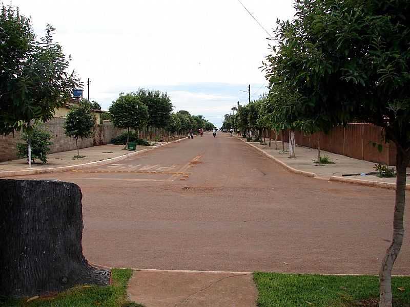ALTO HORIZONTE-GO-RUA DA CIDADE-FOTO:DIOCELIOFREITAS - ALTO HORIZONTE - GO