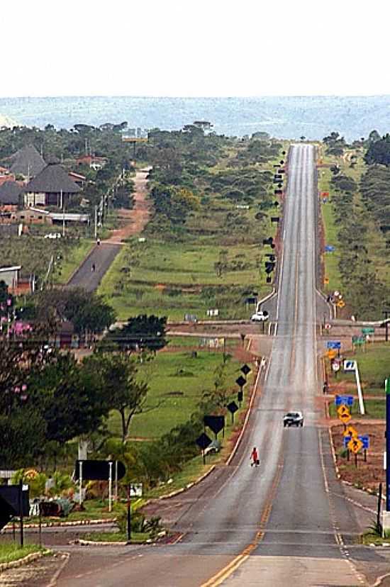 TREVO DE ACESSO DE ALTO PARAISO DE GOIS-GO-FOTO:JOVENTINO NETO - ALTO PARASO DE GOIS - GO