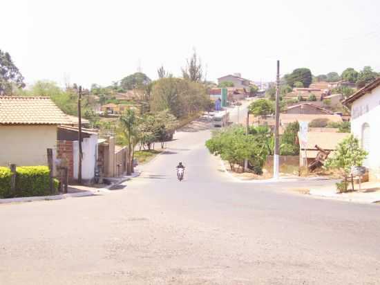 RUA TRINDADE, POR MAURICIO MARTINS - ANICUNS - GO