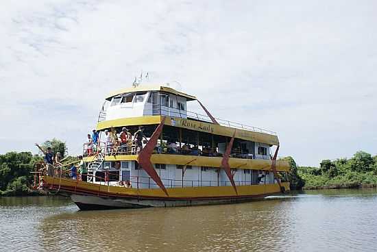 ARUAN-GO-BARCO NO RIO ARAGUAIA-FOTO:IVERSON_M - ARUAN - GO