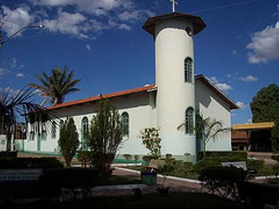 IGREJA CATLICA EM BANDEIRANTES-GO-FOTO:BLOGBANDEIRANTES-GO - BANDEIRANTES - GO