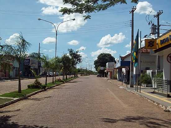 BOM JARDIM DE GOIS-GO-AVENIDA CENTRAL-FOTO:JULIANI OZARCZUKI - BOM JARDIM DE GOIS - GO