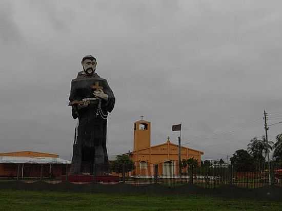 IMAGEM E IGREJA DE SO FRANCISCO EM BOCA DO ACRE-AM-FOTO:OLINTOCRISTO - BOCA DO ACRE - AM