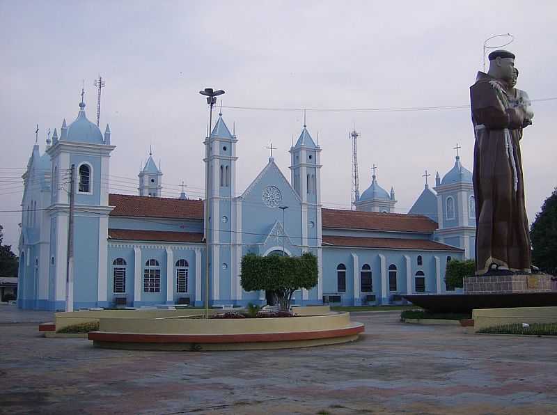 BORBA-AM-IMAGEM DE SANTO ANTNIO EM FRENTE A ANTIGA CATEDRAL-FOTO:CSAR AUGUSTO RODRIGUES - BORBA - AM