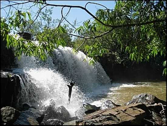 CAIAPNIA-GO-CACHOEIRA DA MARFIOSA-FOTO:GIL ROBERTO - CAIAPNIA - GO