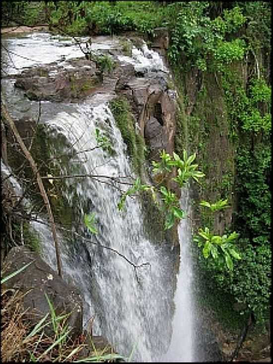 CAIAPNIA-GO-CACHOEIRA DO SALOMO-FOTO:GIL ROBERTO - CAIAPNIA - GO