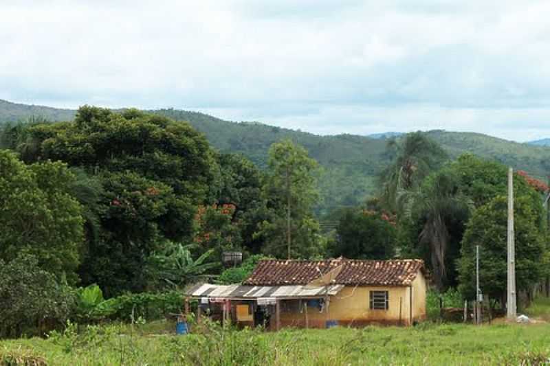 CALCILNDIA-GO-CASA EM REA RURAL-FOTO:AROLLDO COSTA OLIVEIRA - CALCILNDIA - GO