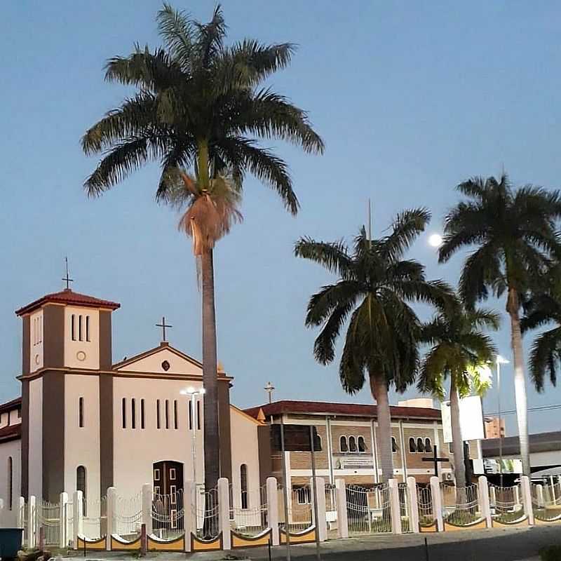 IMAGENS DA CIDADE DE CALDAS NOVAS - GO - IGREJA MATRIZ NOSSA SENHORA DAS DORES - CALDAS NOVAS - GO
