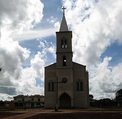 IGREJA-FOTO:SIZENANDO  - CAMPO LIMPO - GO