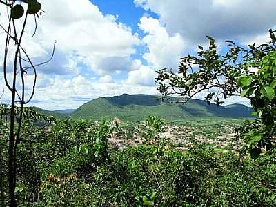 CAMPOS BELOS AO FUNDO, POR ISMAEL MARTINS. - CAMPOS BELOS - GO