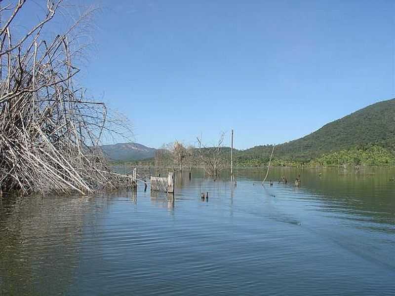 CANABRAVA-GO-IMAGEM DO LAGO-FOTO:JOO PAULO - CANA BRAVA - GO