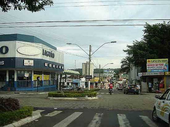 AVENIDA NA REGIO CENTRAL DA CIDADE DE CATALO-FOTO:MOCHILEIRO.TUR. - CATALO - GO