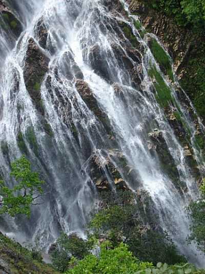 CACHOEIRA, POR TATIANE PASSOS - CAVALCANTE - GO