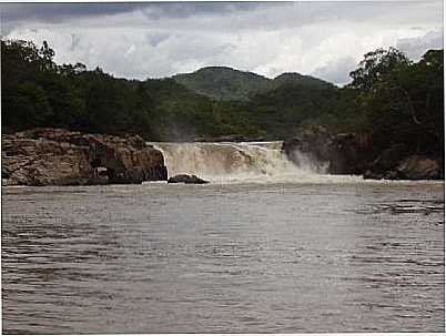 CACHOEIRA DAS PEDRAS BONITAS, POR THAMARIS RIBEIRO - COLINAS DO SUL - GO