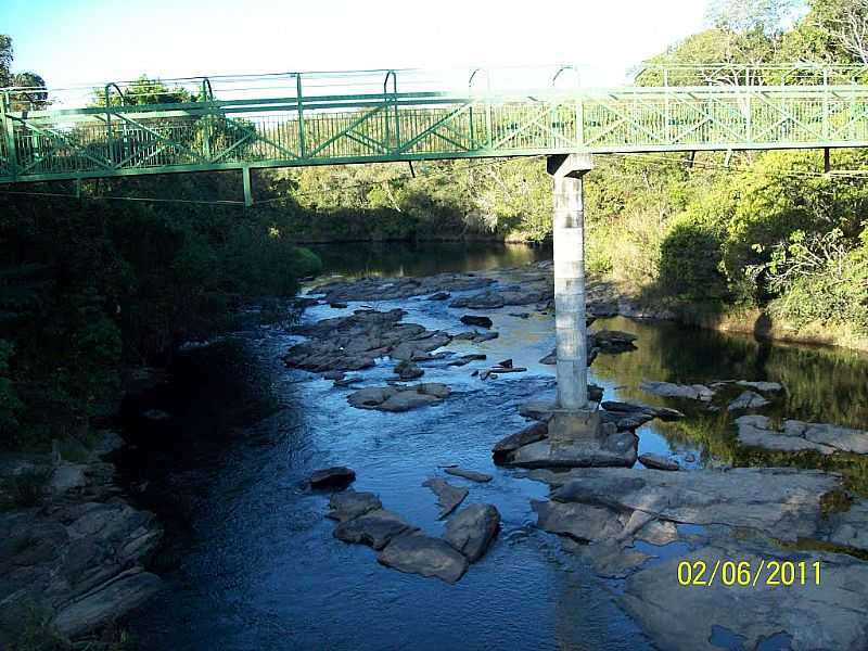 CORUMB DE GOIS-GO-PONTE SOBRE O RIO CORUMB-FOTO:JOSUE MARINHO - CORUMB DE GOIS - GO