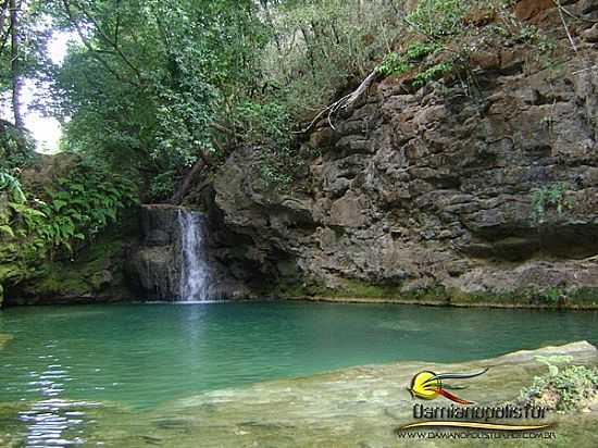 DAMIANPOLIS-GO-CACHOEIRA POO AZUL-FOTO:DAMIANOPOLISTUR.XPG.UOL.  - DAMIANPOLIS - GO