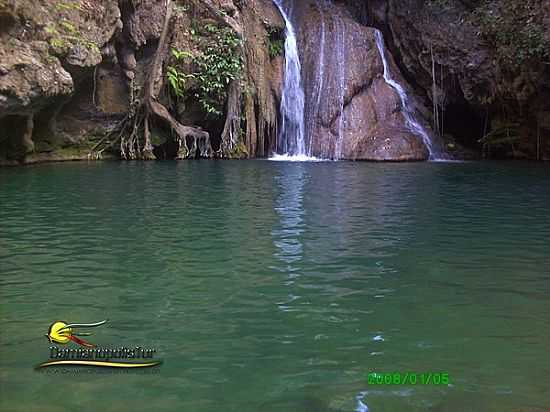 DAMIANPOLIS-GO-CACHOEIRA POO AZUL-FOTO:DAMIANOPOLISTUR.XPG.UOL.  - DAMIANPOLIS - GO