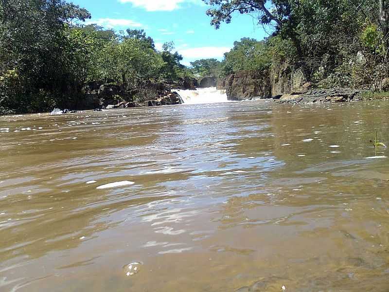 DIORAMA-GO-CACHOEIRA PONTE DE PEDRA NO RIO DOS BOIS-FOTO:ARNEIDE MACHADO - DIORAMA - GO