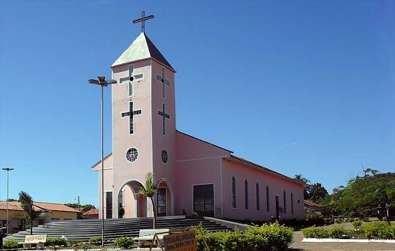 IGREJA MATRIZ DO SENHOR BOM JESUS EM DOVERLNDIA-GO - POR PAULOPRL - DOVERLNDIA - GO