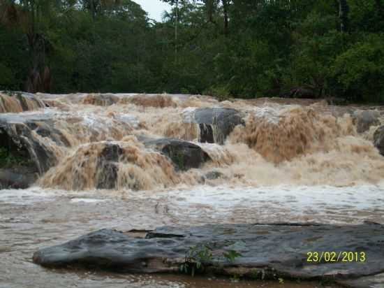 DOVERLNDIA-GO-CACHOEIRA DA MACABA-FOTO:ELENIR GONALVES - DOVERLNDIA - GO