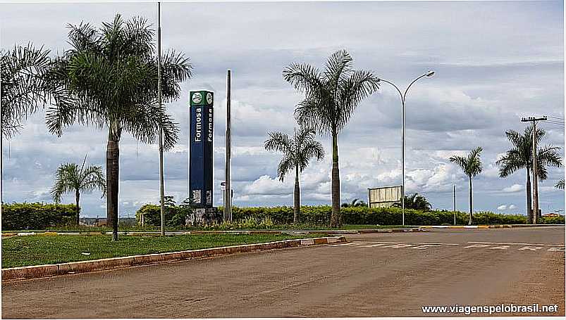 FORMOSA-GO-TREVO DE ENTRADA DA CIDADE-FOTO:VIAGENS PELO BRASIL - FORMOSA - GO