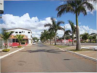 AVENIDA IVONE SAAD, POR LOURDINHA DE PAIVA - FORMOSA - GO