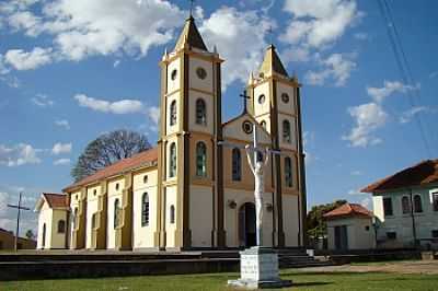 IGREJA MATRIZ SAGRADO CORAO DE JESUS EM GOIANDIRA. - GOIANDIRA - GO