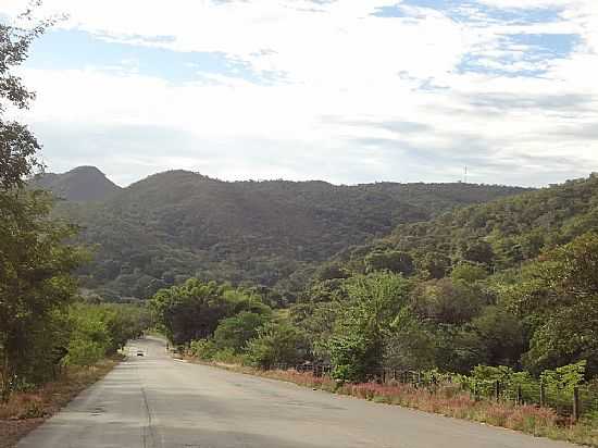 GOIS-GO-SERRA DO CANTAGALO-FOTO:PE. EDINISIO PEREIRA - GOIS - GO