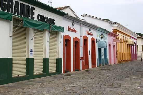 RUA DO COMRCIO EM GOIS-FOTO:BEATRIZ BARRETO TANE - GOIS - GO