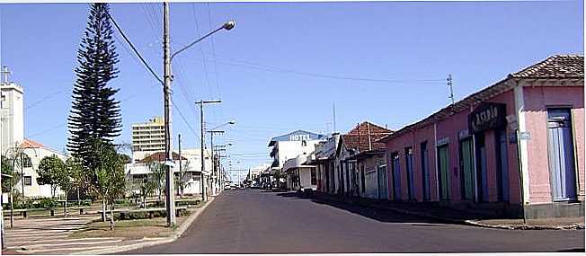 AV. PRESIDENTE VARGAS/ RUA CORUMB, POR WOLNEY DIVINO TAVARES - GOIATUBA - GO