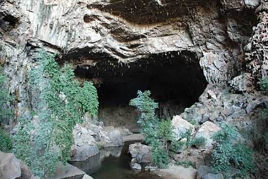 ENTRADA DE TERRA RONCA EM GUARANI DE GOIS-GO-FOTO:JACKSON A DE MOURA - GUARANI DE GOIS - GO